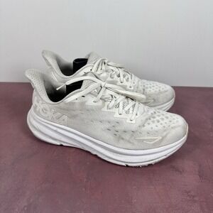 Hoka‎ One One Clifton 9 White Women's Size  Aprox. 11 US